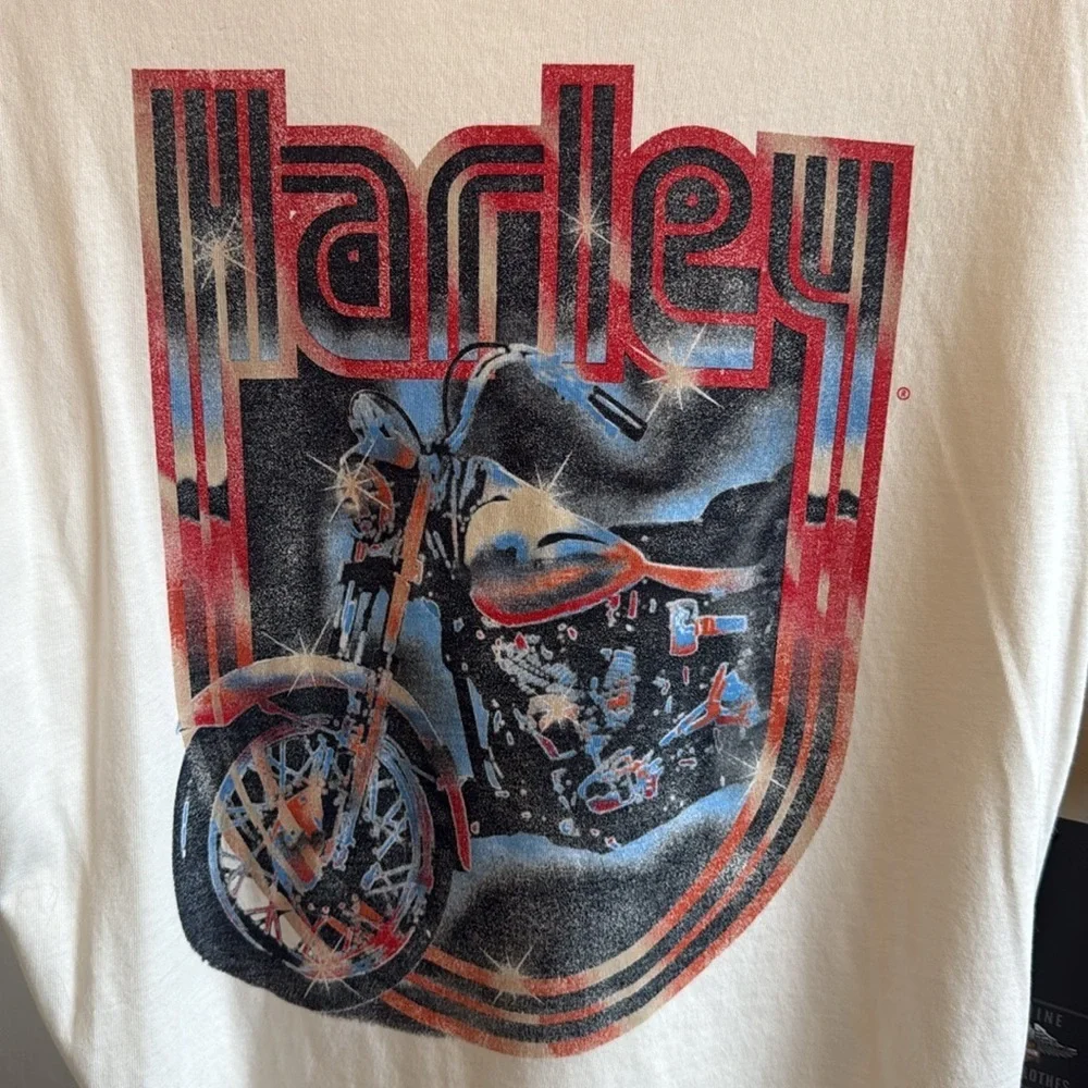 NWT - Harley-Davidson® Women's Retro Bike Graphic Tee - Size Large - Picture 2 of 7